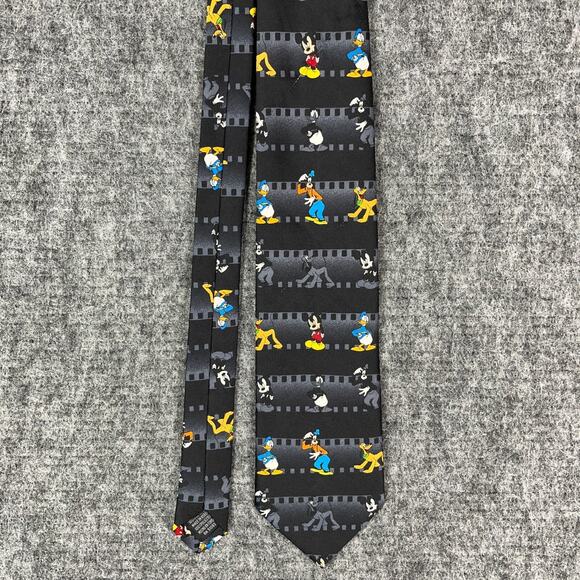 Disney Tie Mens 54" 3.75" Mickey Unlimited Donald Goofy Pluto Korea Polyester‎ - Picture 1 of 9